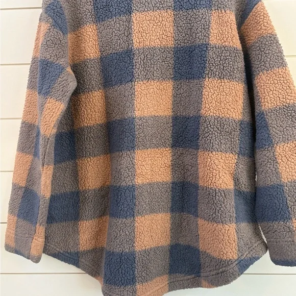 Koolaburra by UGG Checkered Button Down Shacket - Picture 5 of 8